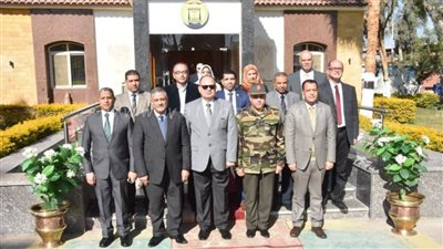 القوات المسلحة تنظم قافلة طبية لأهالي أسيوط