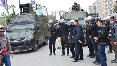 مقتل جندي دهسته مدرعة أمام استاد السويس قبل انطلاق القمة 112