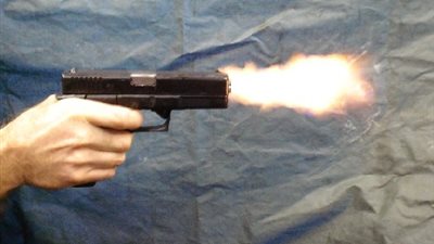 مقتل نجار أثناء عبثه بسلاح ناري بالمنيا