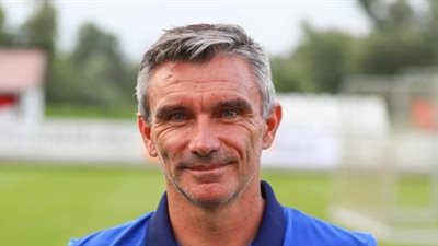 كارتيرون يجتمع مع لاعبي الأهلي قبل المران المسائي