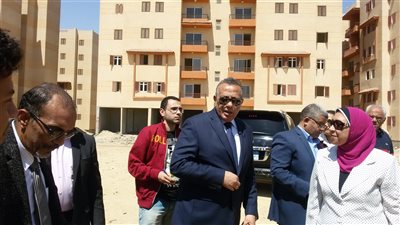 محافظ الجيزة يتفقد مشروع الإسكان الاجتماعي بجرزا
