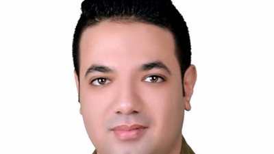 محمد سيد يكتب: يُحكى أن رجلًا قتل سيدة.. فصفق له أبناؤها