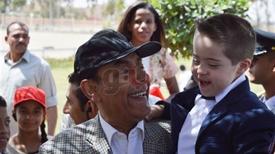 الداخلية تحتفل بيوم اليتيم بمشاركة 700 طفل.. عروض مبهرة للخيالة والأراجوز.. العمري: جميعهم أبناء لنا ورعايتهم حق علينا.. أحمد بدير: نضحي اليوم لتستريح أجيال الغد (فيديو وصور)