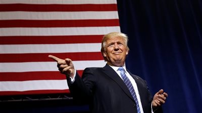 ترامب يهدد بالتدخل العسكري في فنزويلا لإزاحة مادورو عن السلطة