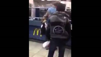 بالفيديو.. «ثورة غضب» لرجل بسبب ساندوتش «بيج ماك»