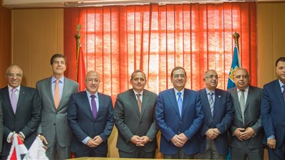 100 مليون دولار من البنك الأهلي لتطوير معامل تكرير بترول أسيوط