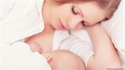 الرضاعة الطبيعية تقي طفلك من «موت المهد»