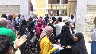 وزير التعليم يعتمد نتيجة العينة العشوائية لامتحاني الفيزياء والتاريخ