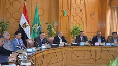 محافظ الإسماعيلية: التفاوض مع وزير البترول بشأن محطة غاز «فايد»