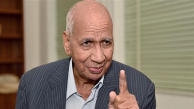 «المركبة عدت».. هدية الضمراني إلى العندليب في افتتاح القناة