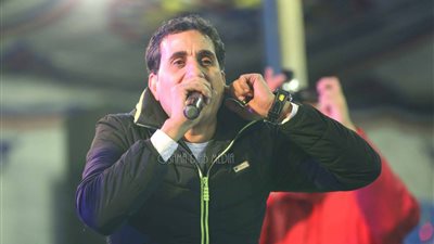 بالفيديو.. وصلة رقص لـ«شيبة» في حنة باسم مرسي