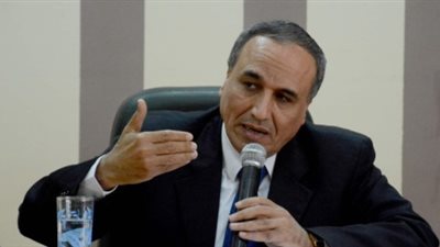 نقيب الصحفيين ورئيس «القومي للترجمة» في عزاء جلال أمين