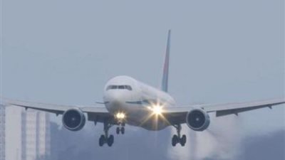 وفاة راكبة مصرية قادمة من اليمن قبل هبوط الطائرة بالمطار