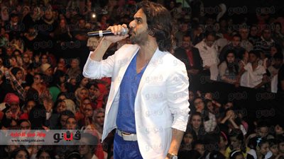 بالصور.. بهاء سلطان يحيي حفلا غنائيا بالمنصورة بمشاركة أوكا وأورتيجا