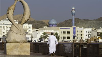 بلومبرج تحذر: أزمة مالية قريبة تضرب دول الخليج بسبب النفط