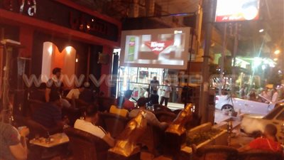 بالصور.. كافيهات الشرقية كاملة العدد في مباراة القمة