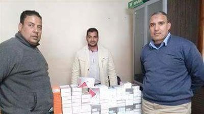 تفاصيل إحباط تهريب طبنجة و56 هاتفا محمولا في سفاجا (صور)