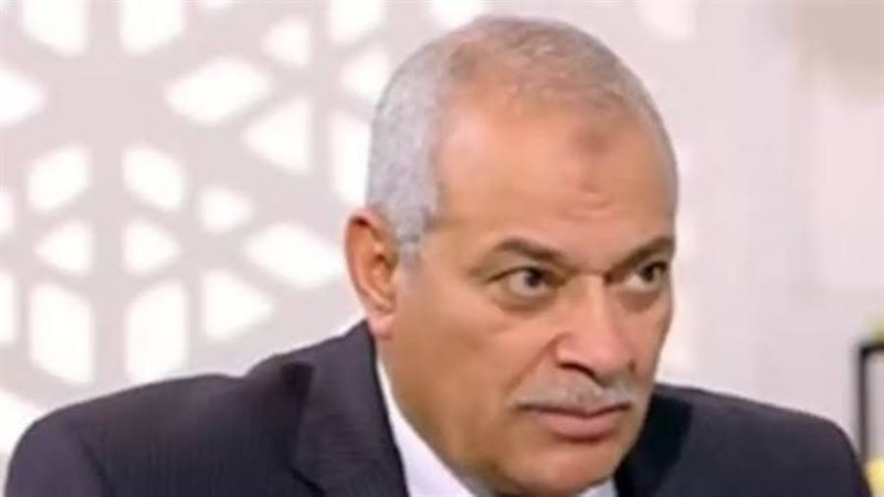 الدكتور عبد العزيز