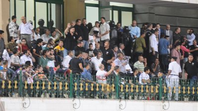 أزمة في استاد السويس بسبب تزايد أعداد جماهير الأهلي والزمالك