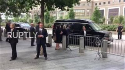 بالفيديو.. مرض «كلينتون» يقلل احتمالات وصولها للبيت الأبيض.. مرشحة الرئاسة الأمريكية تسقط على الأرض في ذكرى 11 سبتمر.. طبيبتها تعلن إصابتها بالتهاب رئوي.. و«بيرني ساندرز» و«جو