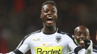 نجوم الكان.. نيكولاس بيبي «الكسول المتمرد على أوامر السجان»