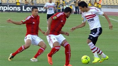 مسئول الكاف يهدد الصحفيين بالطرد من مقصورة القمة