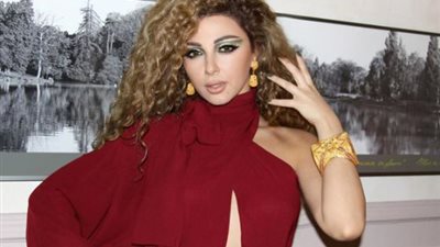 ميريام فارس تهنئ المنتخب الجزائري بتأهله لدور الـ16