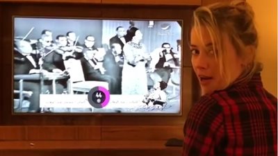 ممثلة أمريكية تنشر فيديو لاستماعها لـ«أم كلثوم»