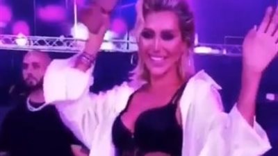 مايا دياب تغازل راغب علامة بـ«وصلة رقص» (فيديو)