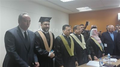 الأكاديمية العربية تمنح باحث الدكتوراة في إدارة الأعمال المهنية | صور