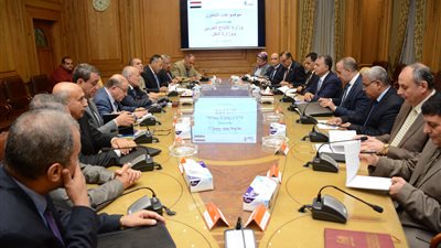 لجنة بين الإنتاج الحربي والنقل لمتابعة تنفيذ 1300 عربة ركاب قطارات