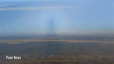 لقطات مذهلة لطيف شبح بين الغيوم في ظاهرة نادرة (فيديو)