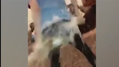 بالفيديو.. رقص شاب متهور يضعه في موقف محرج