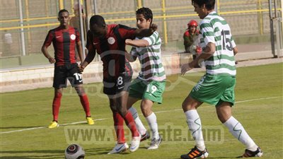 بالصور.. الإنتاج يتعادل سلبيا مع الداخلية