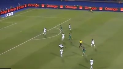 الحظ يعاند رياض محرز ويمنعه من تسجيل ثاني أهدافه في كان 2019