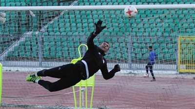 «الصفقات الشتوية» سلاح مدرب المصري لتعويض النقص العددي