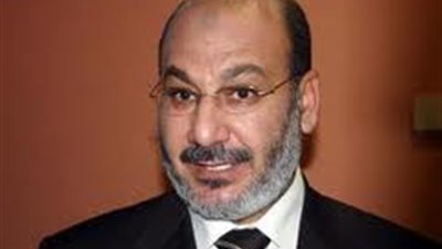 صفوت حجازى يعود للقاهرة بعد أداء مناسك العمرة