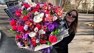 باقات ورود ضخمة تشعل «فيس بوك» (صور)