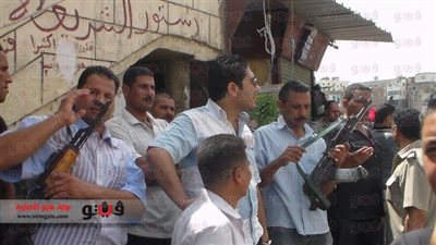 بالفيديو والصور.. حملة لإزالة الإشغالات والباعة المتجولين بـ