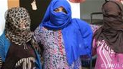 من قلب ويلفا الإسبانية.. عاملات فراولة مغربيات يكسرن جدار الصمت