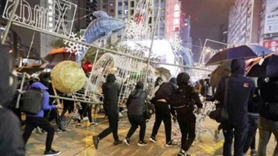 هونج كونج تحتفل برأس السنة باستخدام عروض الليزر | فيديو وصور