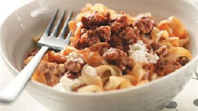 طريقة إعداد المكرونة بالكريمة والبرجر والجبنة