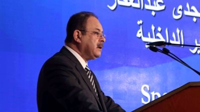 عبدالغفار يبعث برقية تهنئة عيد القيامة لرؤساء الطوائف المسيحية