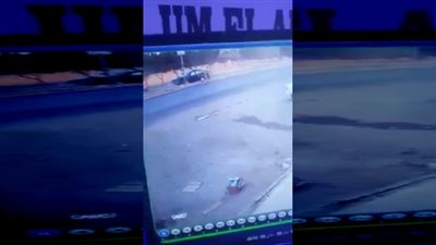 حادث تصادم مروع بين سيارتين في الأردن (فيديو)