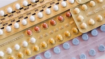 «القومي للبحوث» ينفي استخدام حبوب منع الحمل في تغذية الدواجن