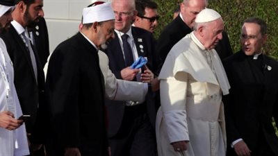 الإمام الأكبر وبابا الفاتيكان يزوران جامع الشيخ زايد في أبو ظبي