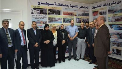 رئيس جامعة سوهاج يزور جهاز تنمية المشروعات الصغيرة (صور)