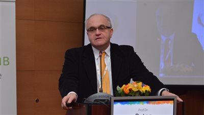 خبير أجنبي يحاضر في مؤتمر علمي عن مرض السكر لـ400 طبيب مصري.. اليوم