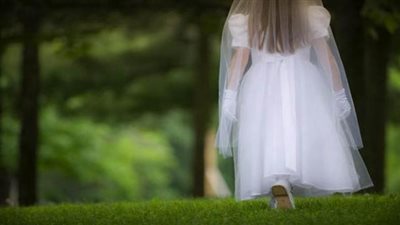 «باسم العشق» قاصرات هربن من بيوت آبائهن للعيش في أحضان عشاقهن.. بنت العمرانية تهرب بسبب قسوة والدها.. وفتاة الخصوص تقيم مع شاب في شقته.. ومصدر قضائي: تهمة الاغتصاب تواجه العشاق