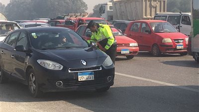 المرور تشن حملات موسعة على الطرق للحد من الحوادث (صور)